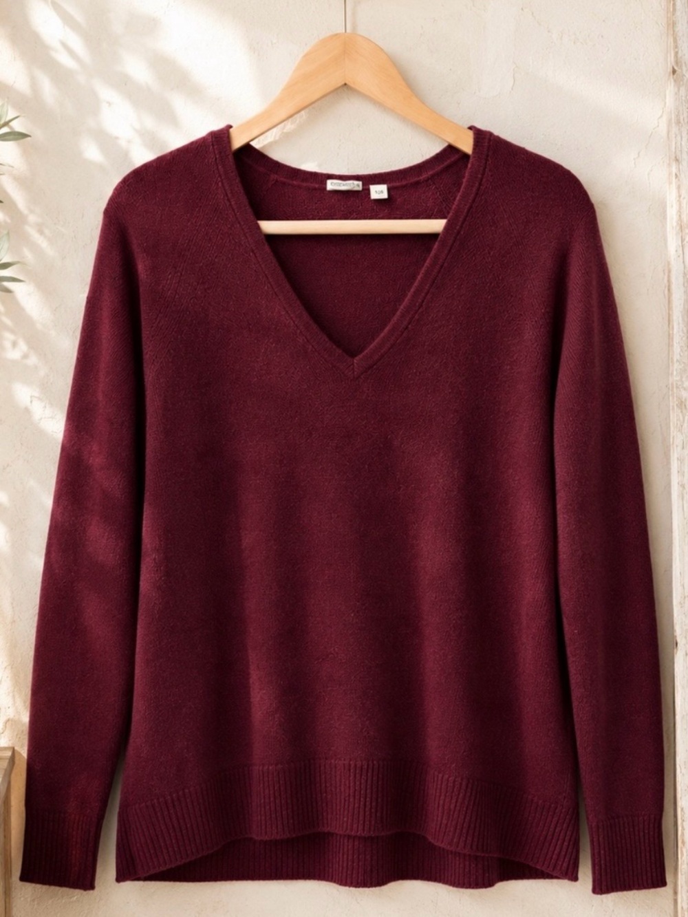 ✨GAP Sweater V Neck Textured Knit Pullover Burgundy Size S ✨
